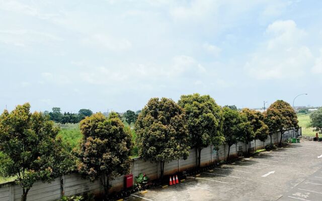 Modern Look And Homey Studio At Enviro Apartment