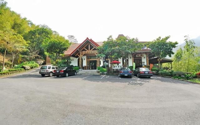 shinmingshan holiday inn