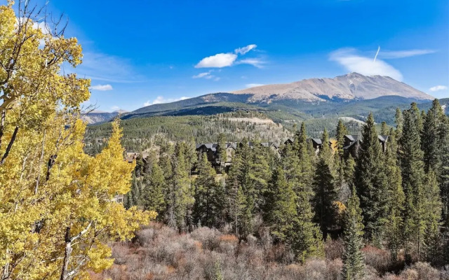Snowflake Lookout 3 Bedroom Duplex by RedAwning