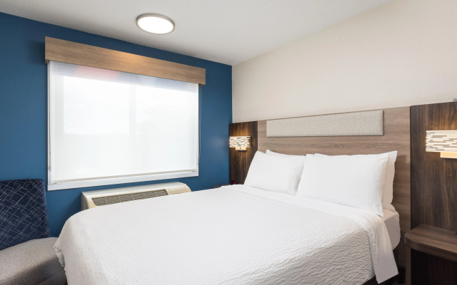 Holiday Inn Express Portland South-Lake Oswego by IHG