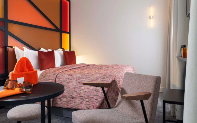 Le 12 Hotel