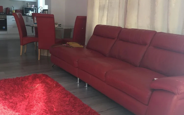 Nice 2 Bed Independent Annex in High Wycombe