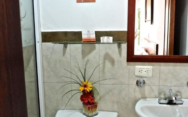 Posadas House Hotel