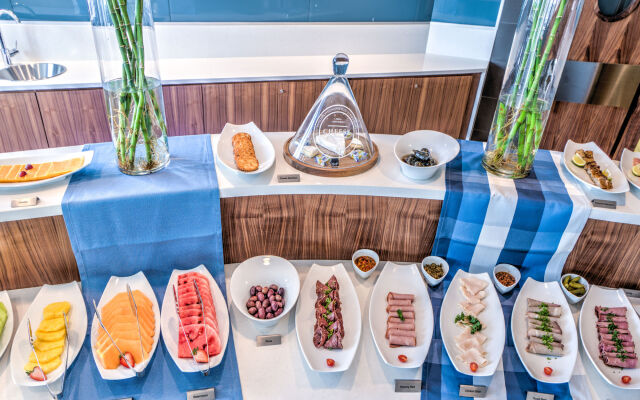 City Lodge Hotel Waterfall City