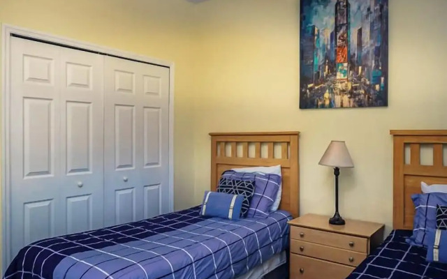 Crescent Lakes Villa