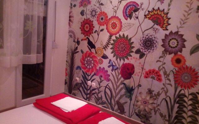 Apartment Yelena Rose West