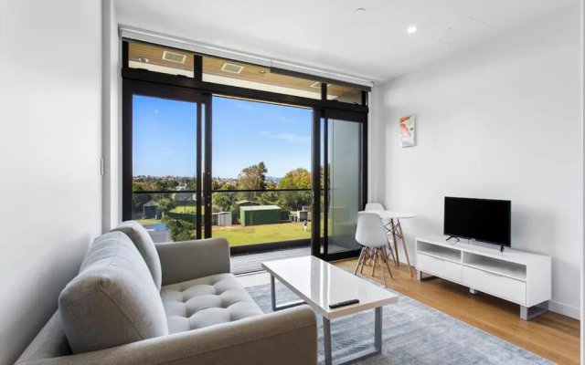 Lovely Bright Apartment - Central Takapuna!