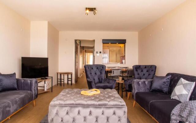 Furnished Stylish Sea View Flat in Izmir Konak