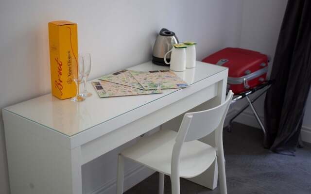 We Love Roma Guesthouse