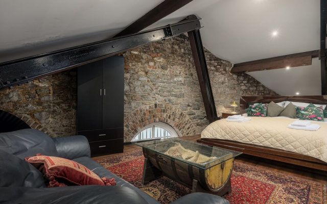 The Mayflower Suite