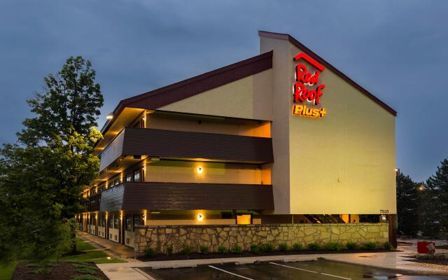 Red Roof Inn PLUS+ Chicago - Willowbrook