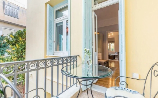 Chic designed house in superb location