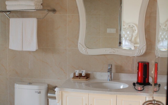 Suzhou Ethereal Residential Hotel (Taihu Xishan)