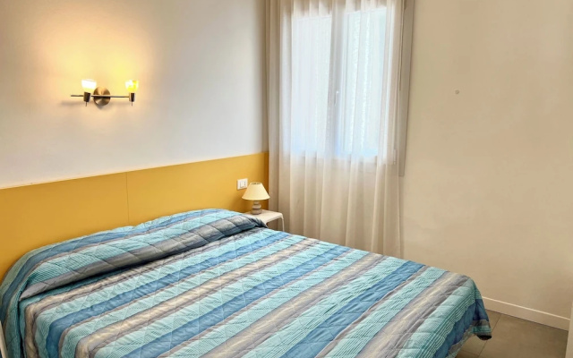 Flat With Parking Near the Beach