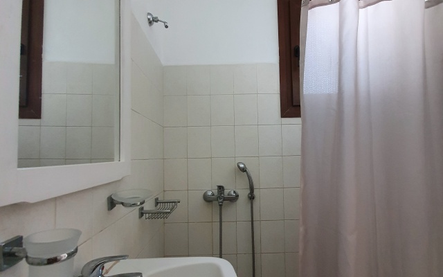 Petros Studios & Suites