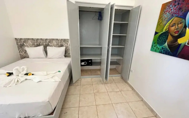 Secure 2-pers Apartment Close to the Beach
