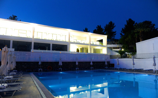 Aiora Aqua Resort