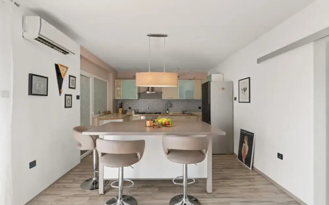 Premium Apartment With Patio