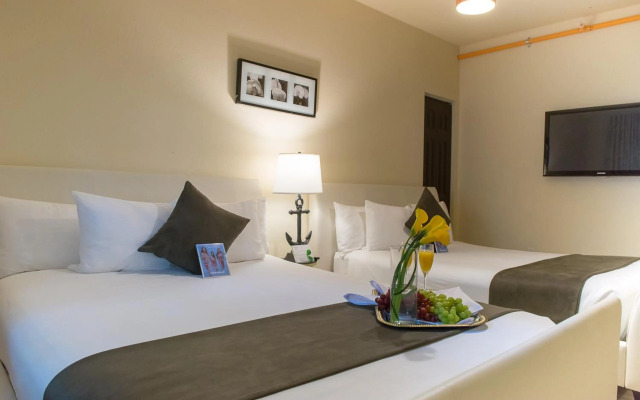 Tradewinds Apartment Hotel