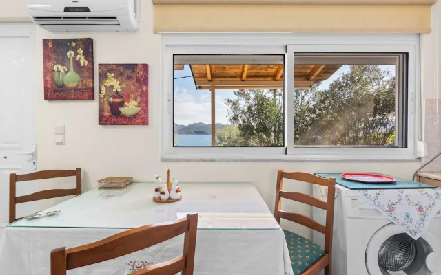Cosy Nikiana Beach Apartment