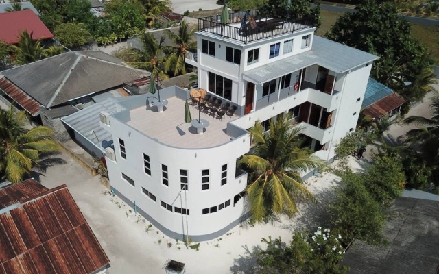 Five Coral Inn
