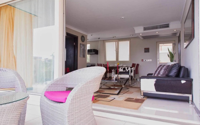 Red Mango Apartment Hotel