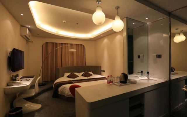 Airport Business Hotel (Xi'an Airport Bus Departure Station Xishaomen)