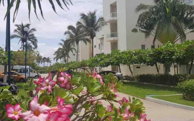 Departamento con Club Playa Acapulco Diamante 4Rec