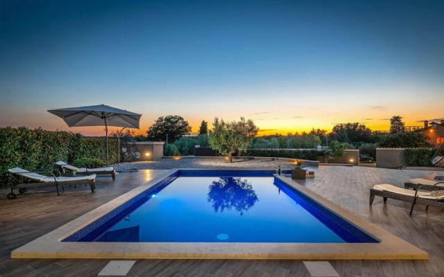 Beautiful Home in Filipana With Wifi, 2 Bedrooms and Sauna