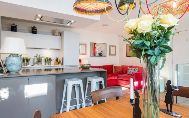 Colourful 3 Bed Notting Hill With A C