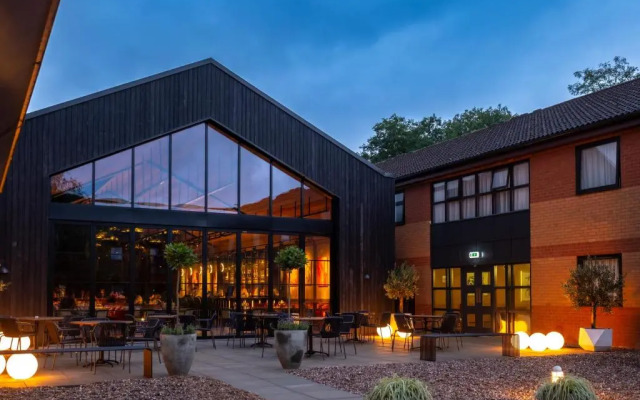 Burleigh Court Hotel and Leisure