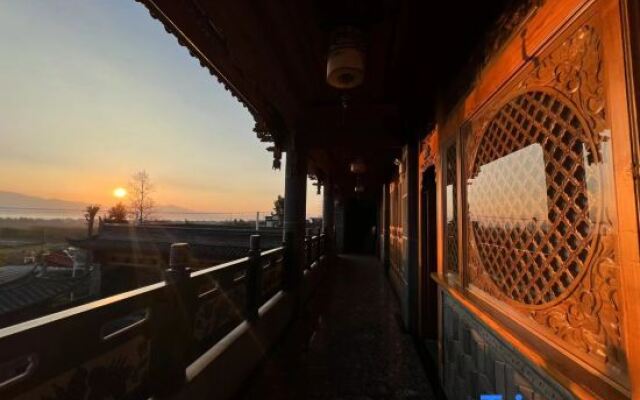 Dali Yiruiju Chinese Inn (Erhai Lake Ecological Corridor Hudiequan)