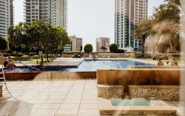 Fantastay Marina Tower