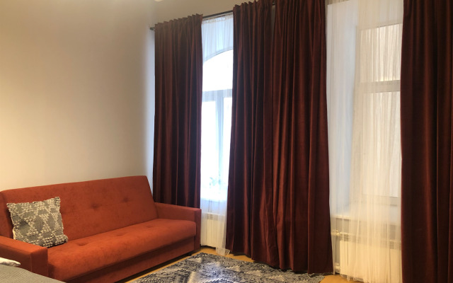 Апартаменты на Невском 105