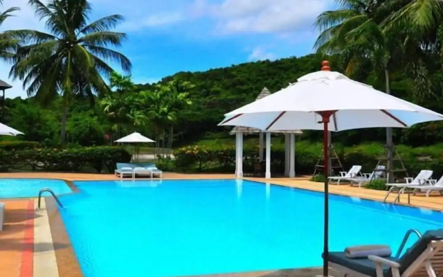 Tamarind Lake Villa