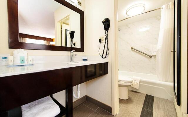 Rodeway Inn & Suites