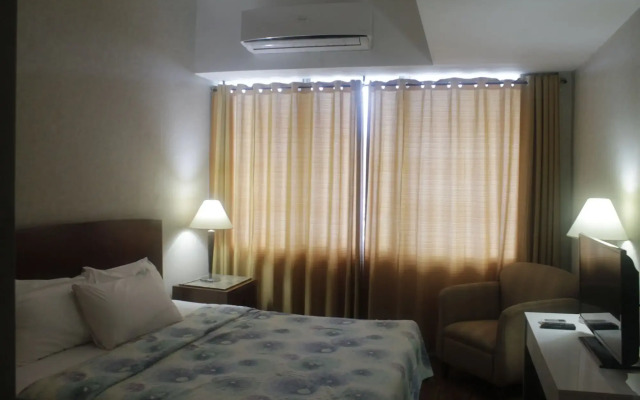 The Pearl Manila Hotel