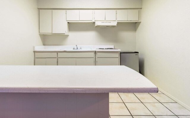 Knights Inn Fort Worth