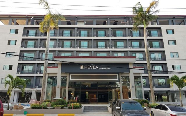 Hevea Hotel & Resort