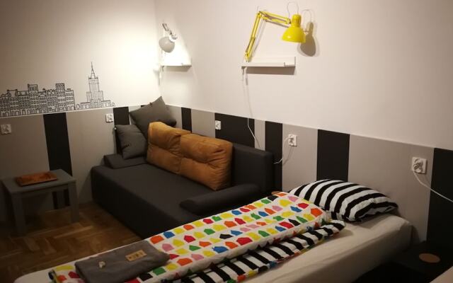 Labo Apartment Metro Plocka