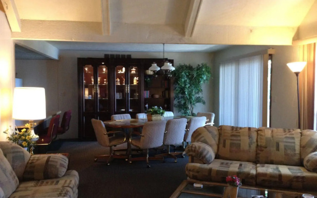 Summerset Inn Resort