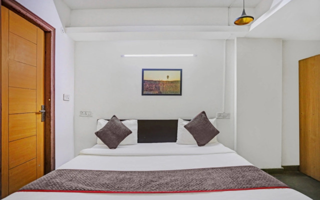 Collection O 82470 Hotel Rent Abode Aone Inn