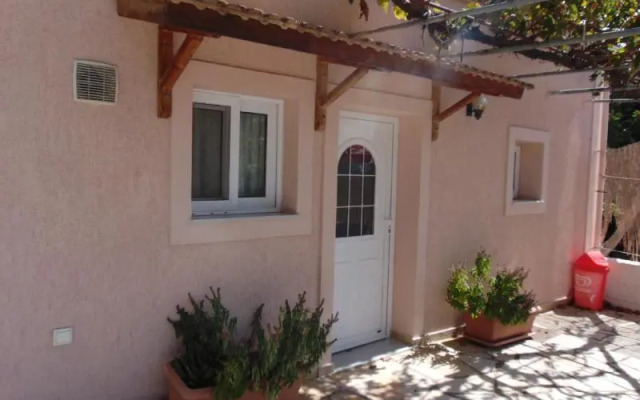 Marina Apartments &amp; Studios
