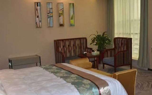 Golden Leaf Hotel