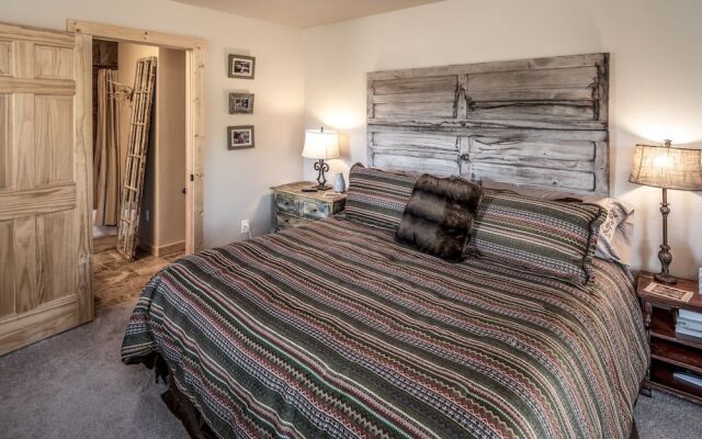 LOGINN - Four Bedroom Cabin