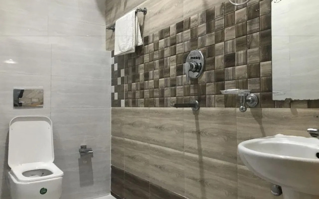 Hotel Minakshi International