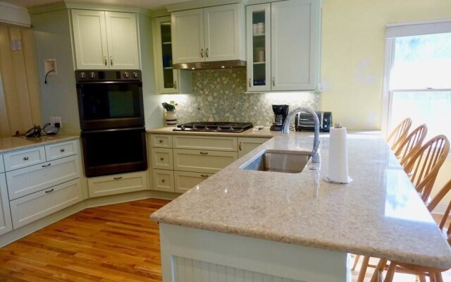Lindsay House - 6 Br Home