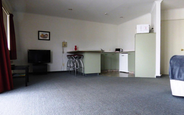 Alexandra Heights Motel