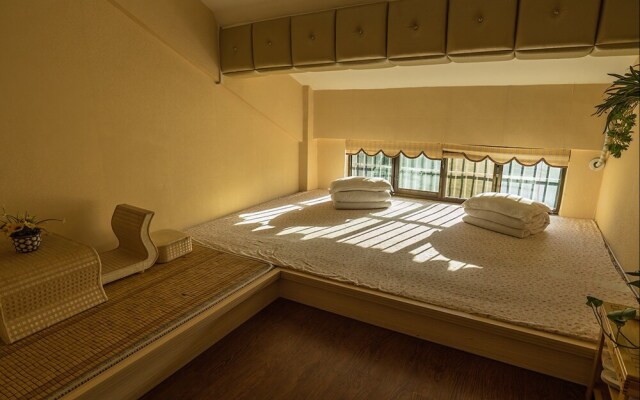 Zerg Backpackers Youth Hostel
