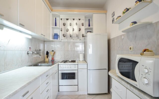 Beautiful Home in Kastel Sucurac With 3 Bedrooms, Wifi and Outdoor Swimming Pool